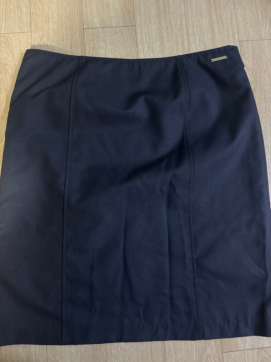 미세키서울 버튼 미디스커트 차콜 button midi skirt 상품이미지4