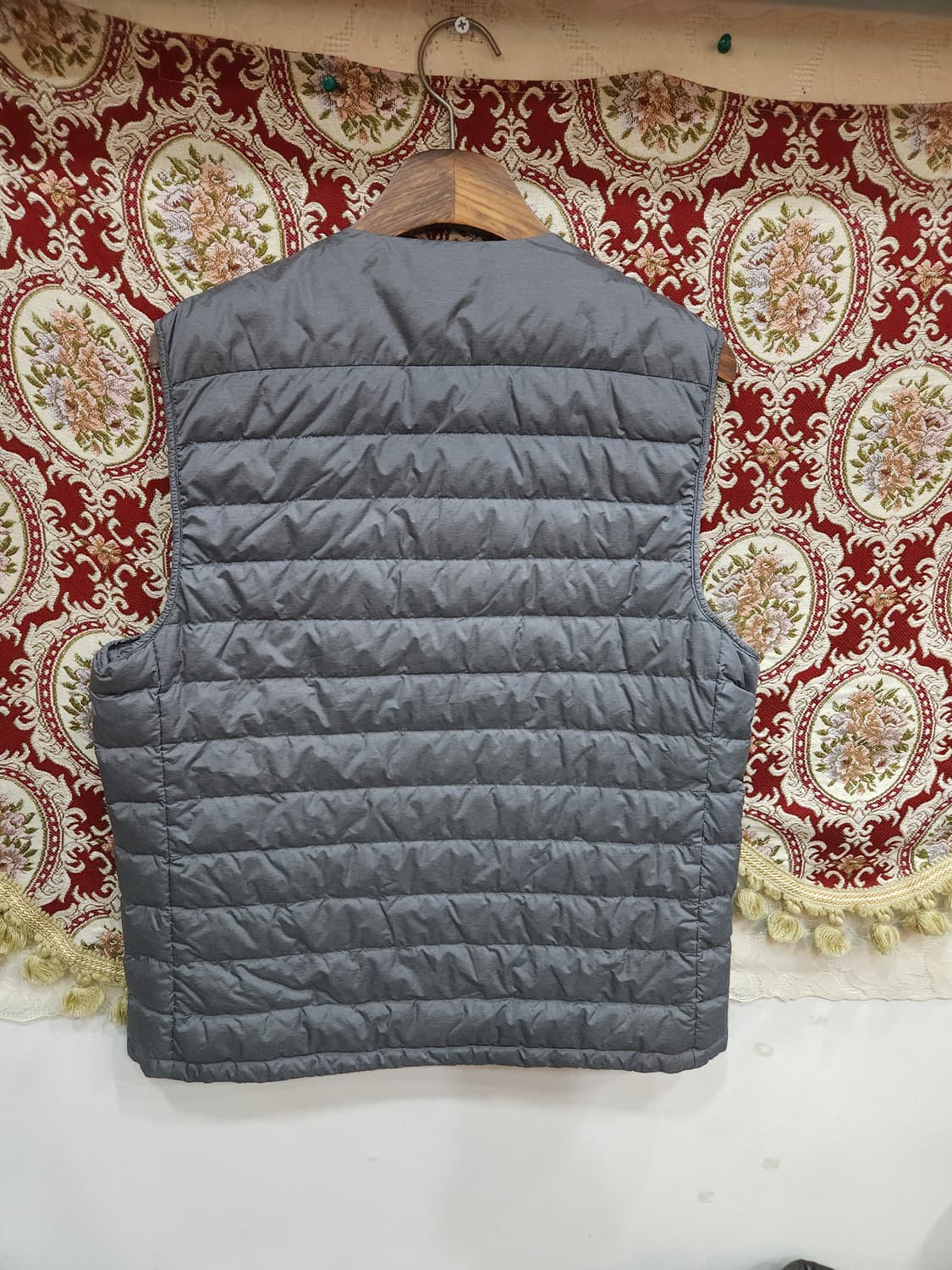 유니클로 그레이 오리털 경량 패딩조끼

 상품이미지8