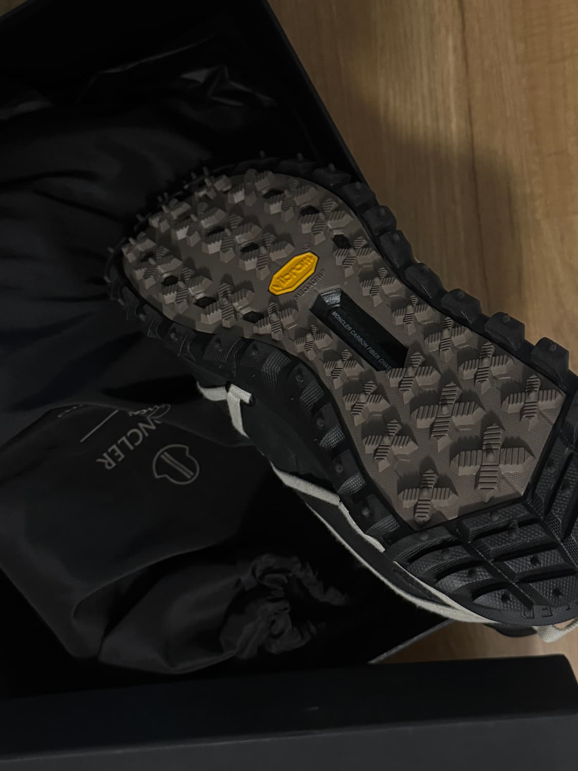 릭오웬스 x 몽클레어 트레일그립 메가레이스 상품이미지3