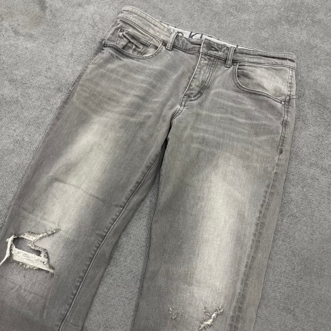 캘빈클라인 CK 그레이 디스워싱 데미지 청바지 상품이미지2