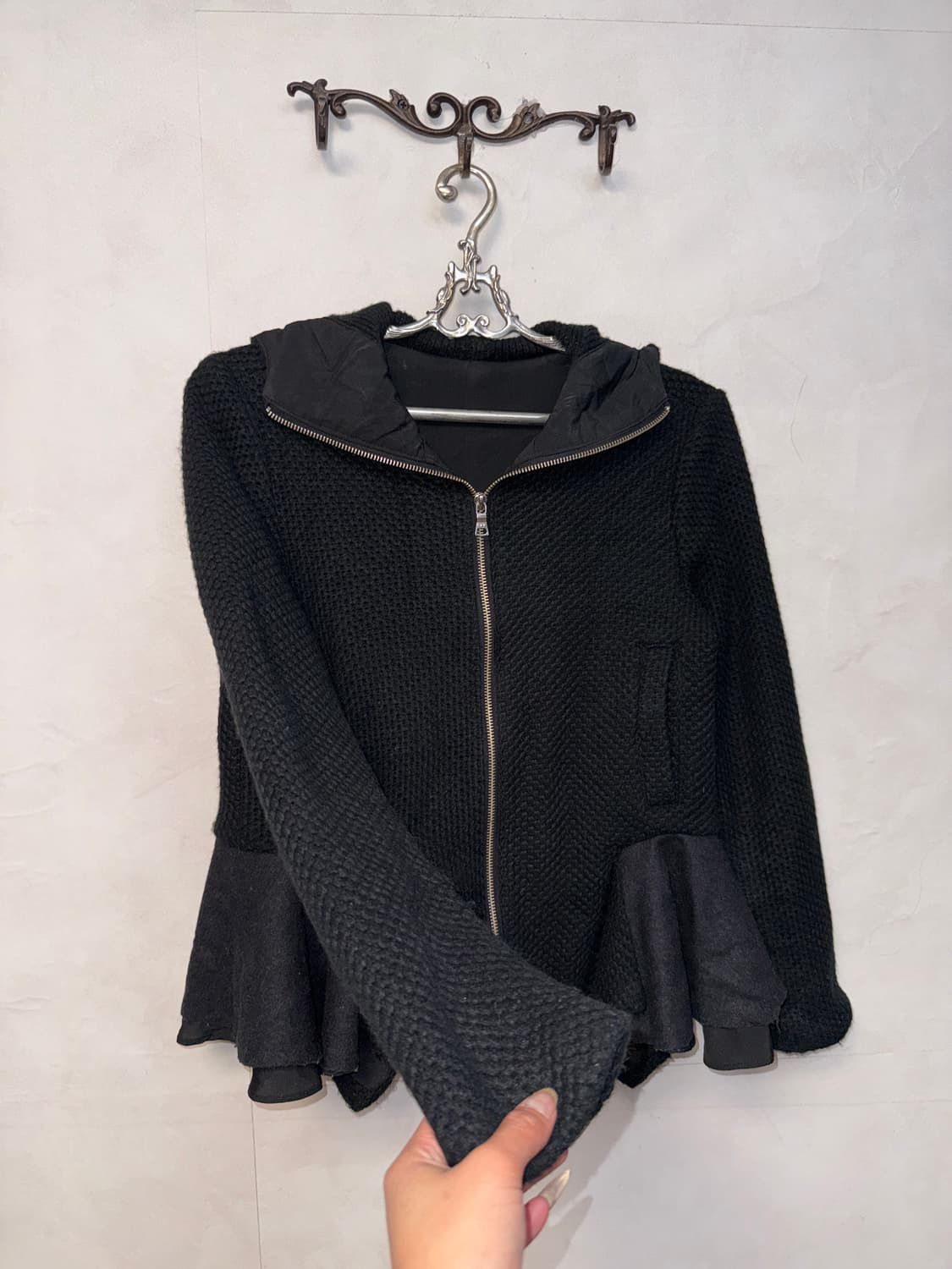 Black flare ruffle layered hood zipup  상품이미지2