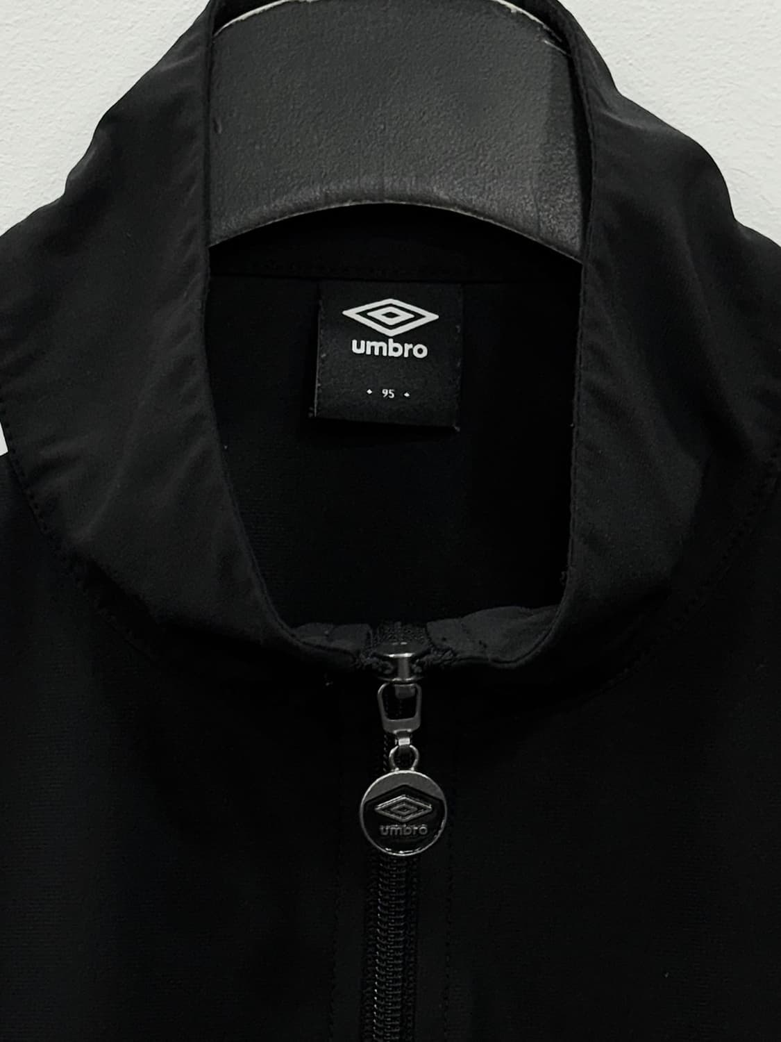 엄브로 사이드라인 바람막이 상품이미지3