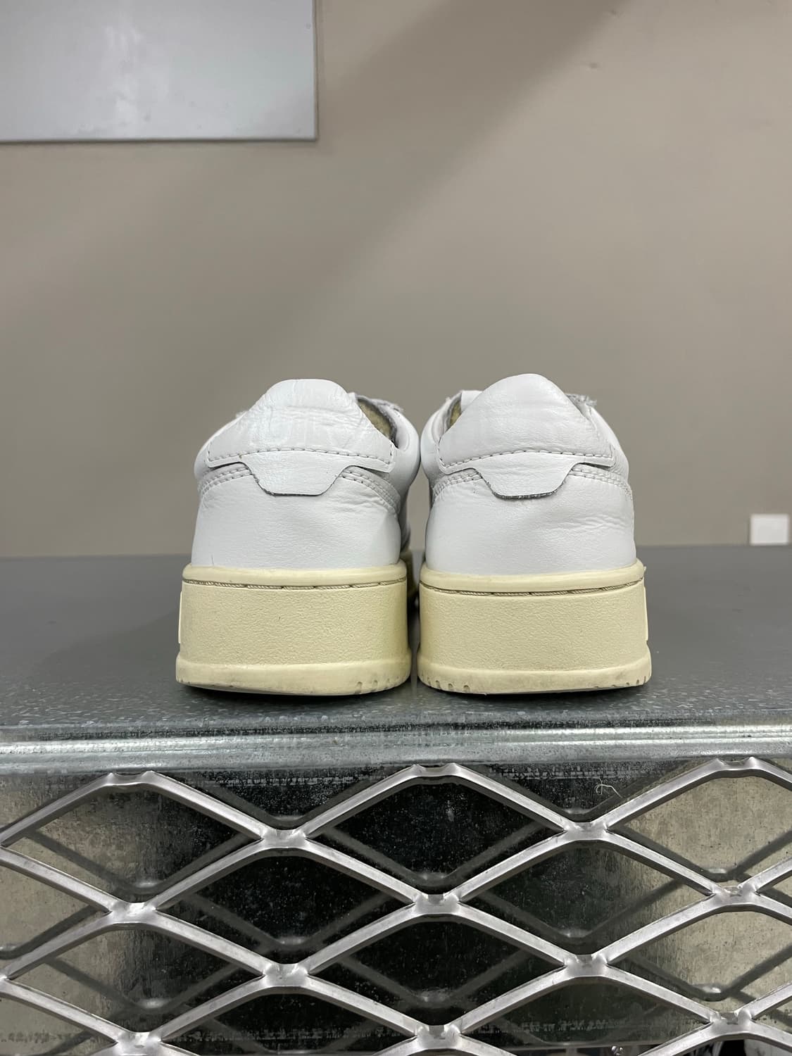 오트리 메달리스트 로우 화이트 36 상품이미지3