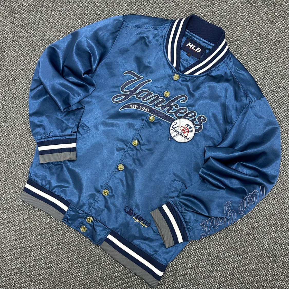 MLB 00s 올드스쿨 뉴욕양키스 새틴 야구점퍼 100 상품이미지3