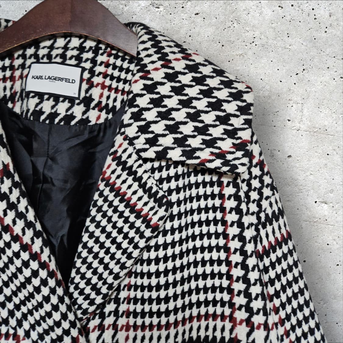 칼라거펠트 하운드투스 체크 패턴 루즈핏 하프 코트 (100/L) 상품이미지4