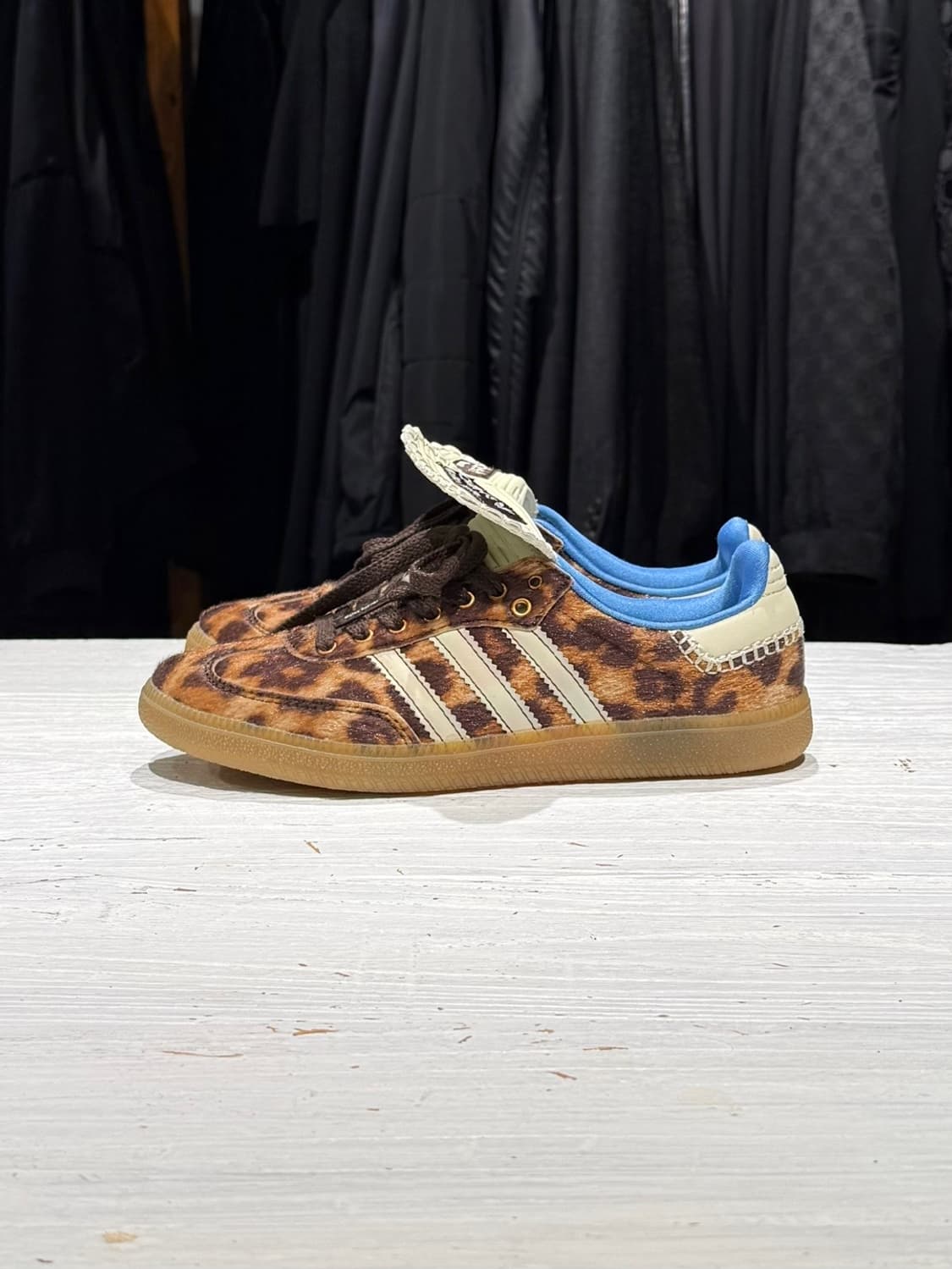 아디다스 x 웨일즈 보너 레오파드 포니 삼바 스니커즈 상품이미지2
