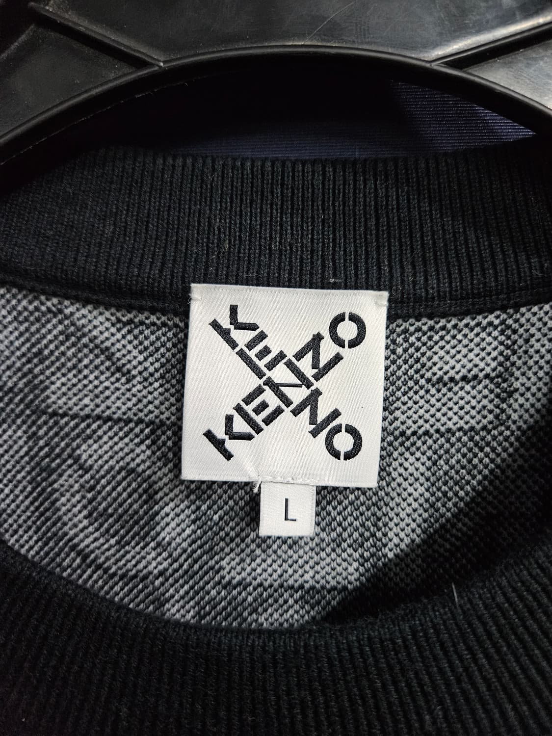 겐조 로고패턴 남성 세미오버핏 100 니트 상품이미지3