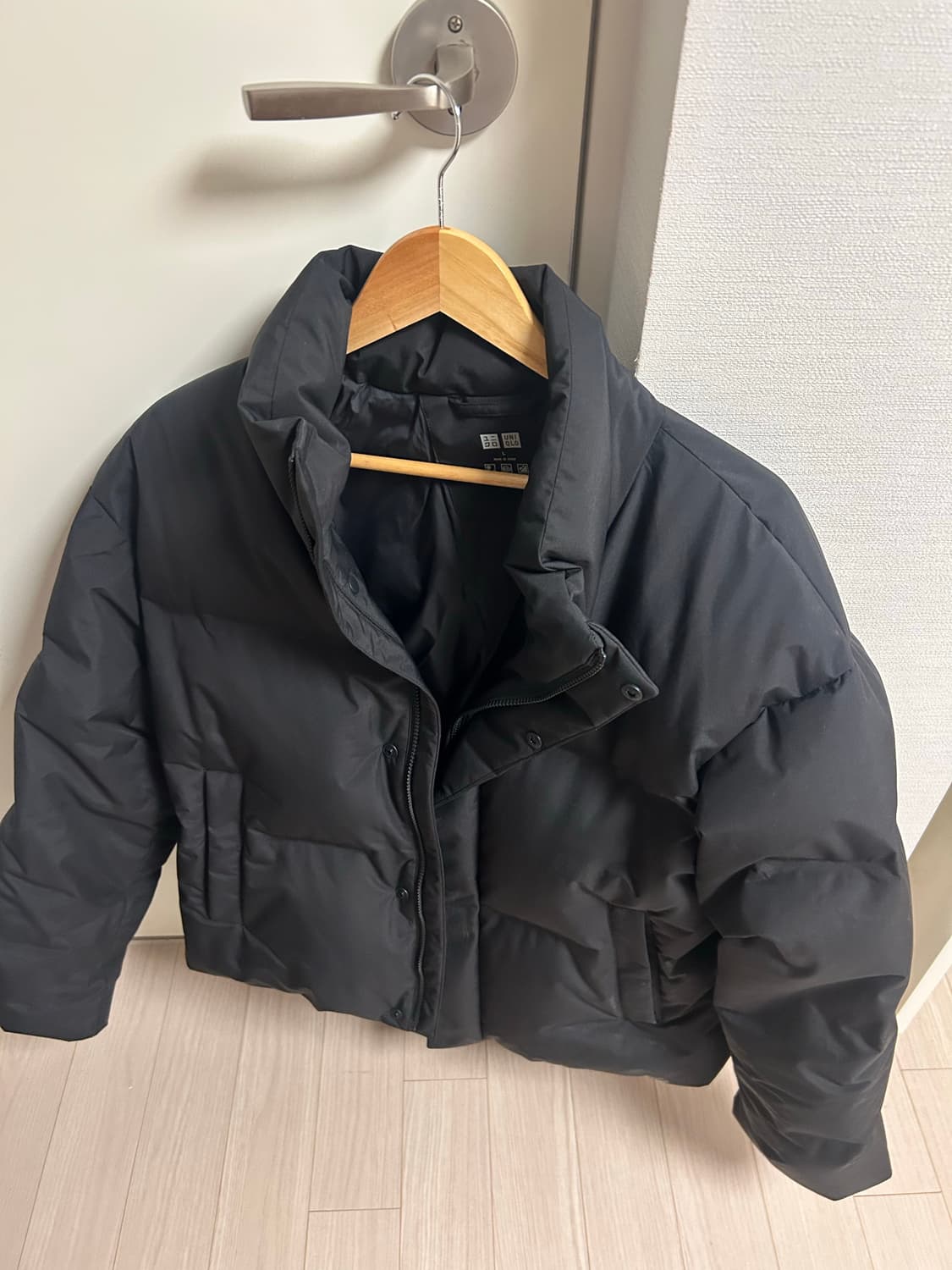 유니클로 남자 패딩 L사이즈 블랙 상품이미지1