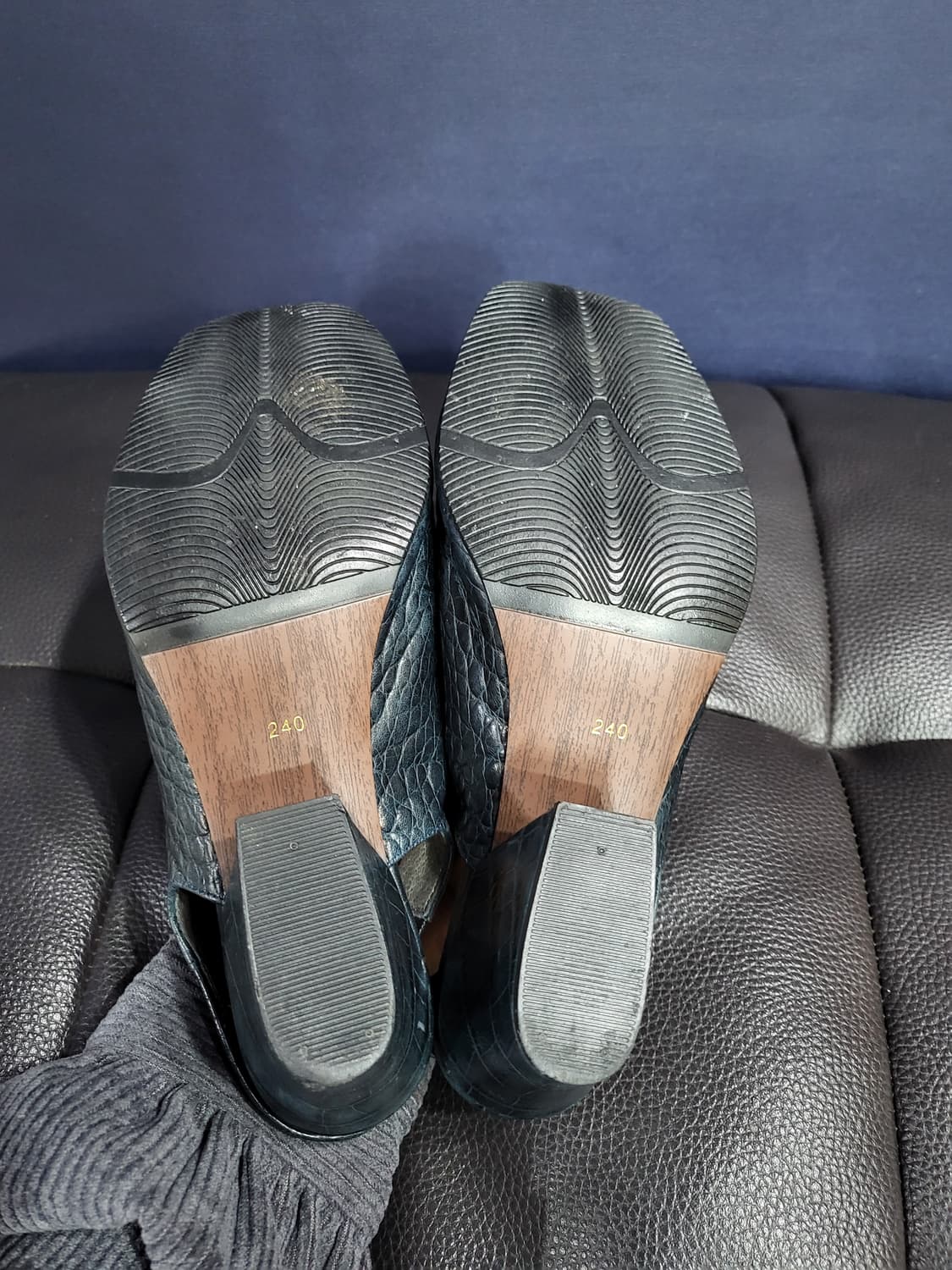 가죽 크록커다일 패턴 오픈토 상품이미지6