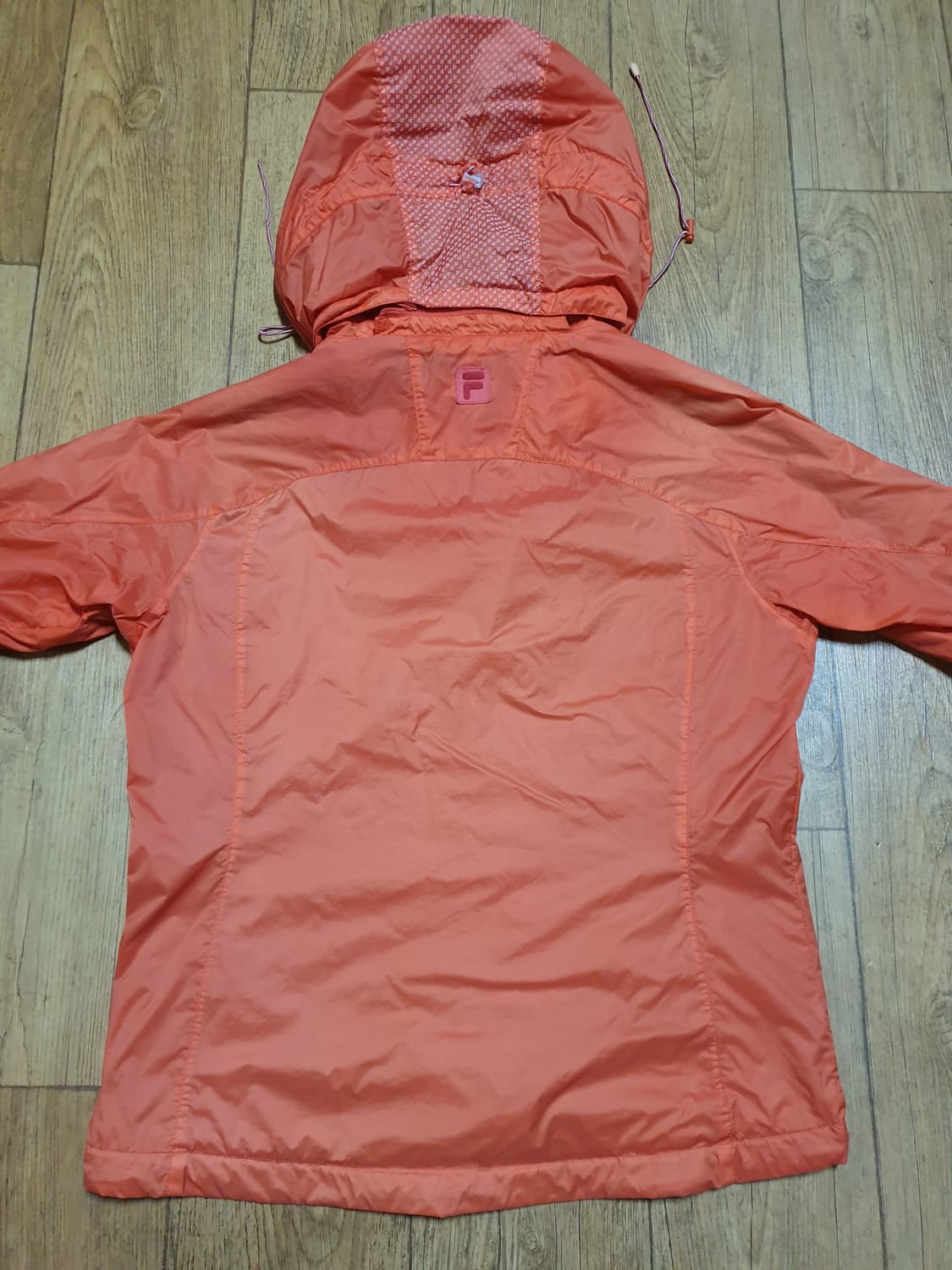 1143 휠라 스포츠 여성바람막이 95 사이즈입니다 상품이미지5