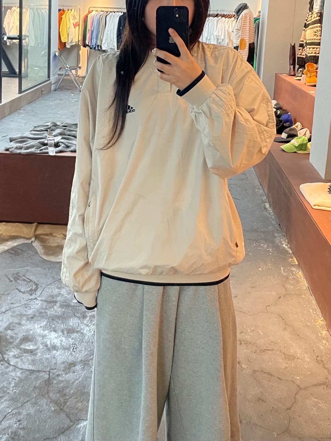 아디다스 자수로고 연베이지 바람막이 웜업 H527 상품이미지1