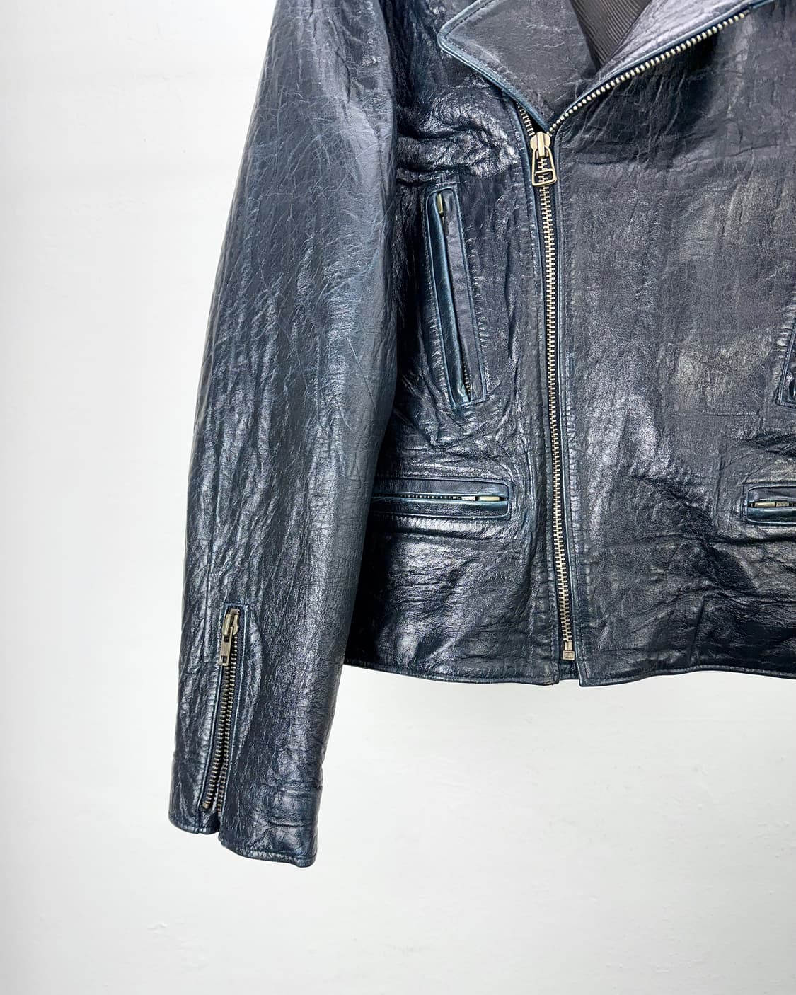 쇼트 블루 왁스 카빙 제뉴윈 레더 라이더 자켓 상품이미지5