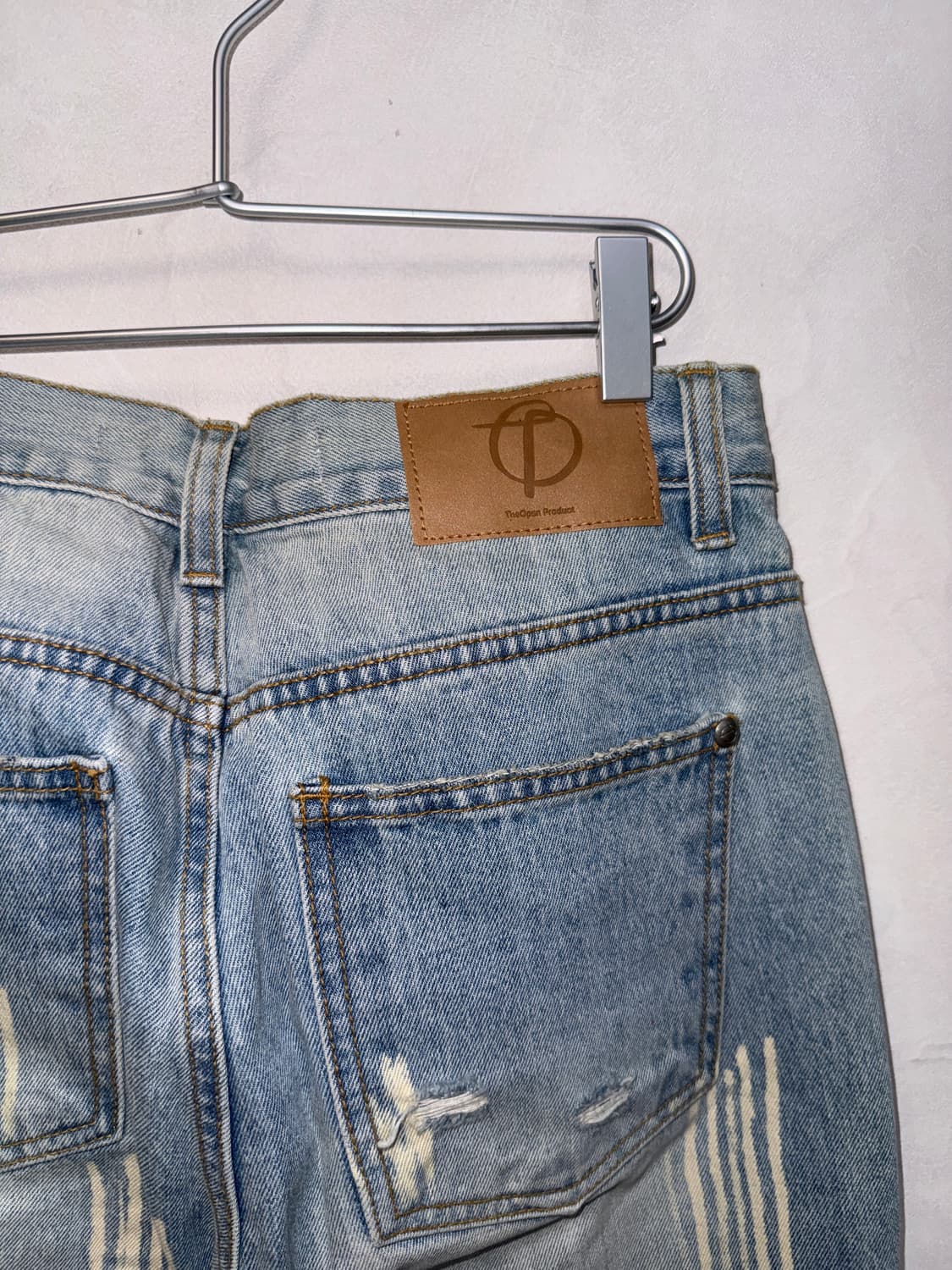 TheOpenProduct EMBROIDERED BLEACHED JEAN 상품이미지6