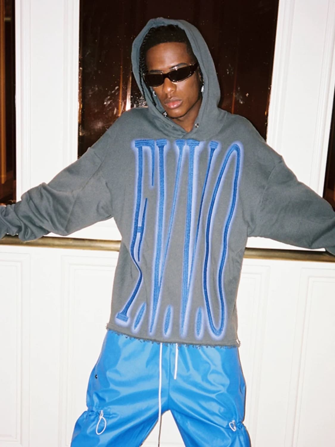 FVVO Classic logo embroidered hoodie 상품이미지3