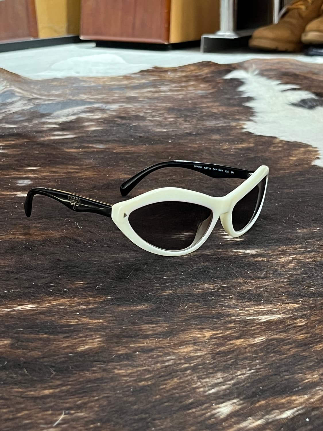 PRADA 2010FW SWING SUNGLASSES 상품이미지2