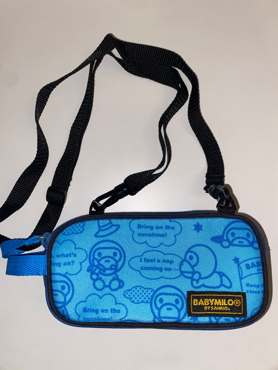 베이프 마일로 산리오 크로스백 상품이미지1