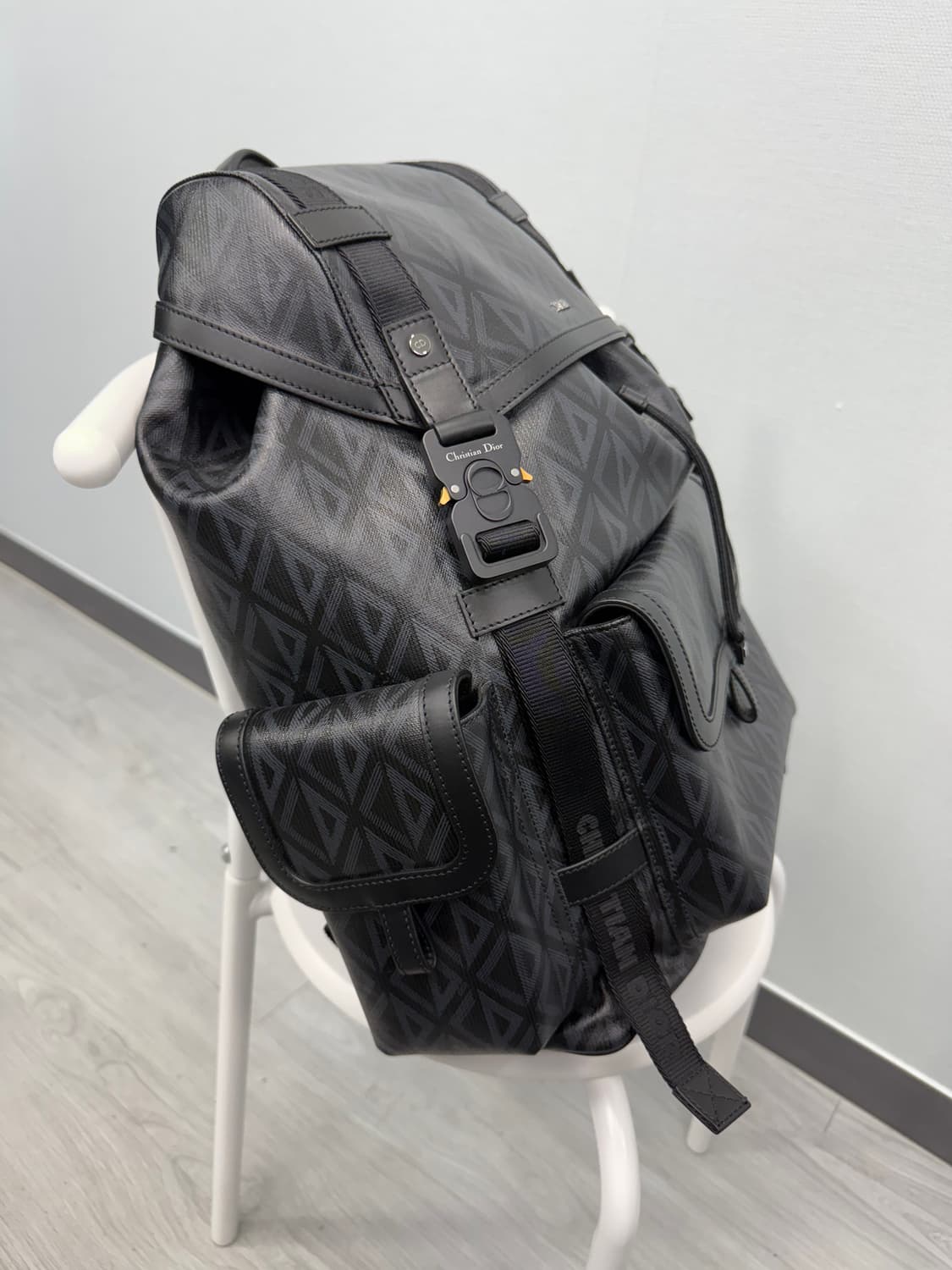 디올 CD 다이아몬드 힛 더 로드 백팩 상품이미지3
