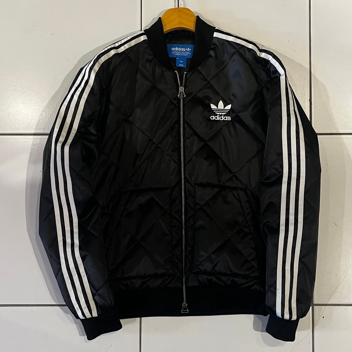 아디다스 슈퍼스타 퀼티드 자켓 블랙 상품이미지1