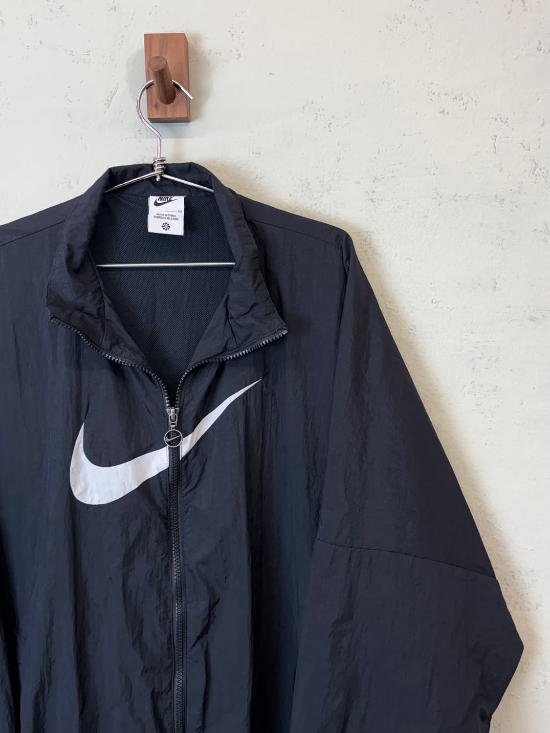 나이키 스우시 우븐 바람막이 블랙 상품이미지2