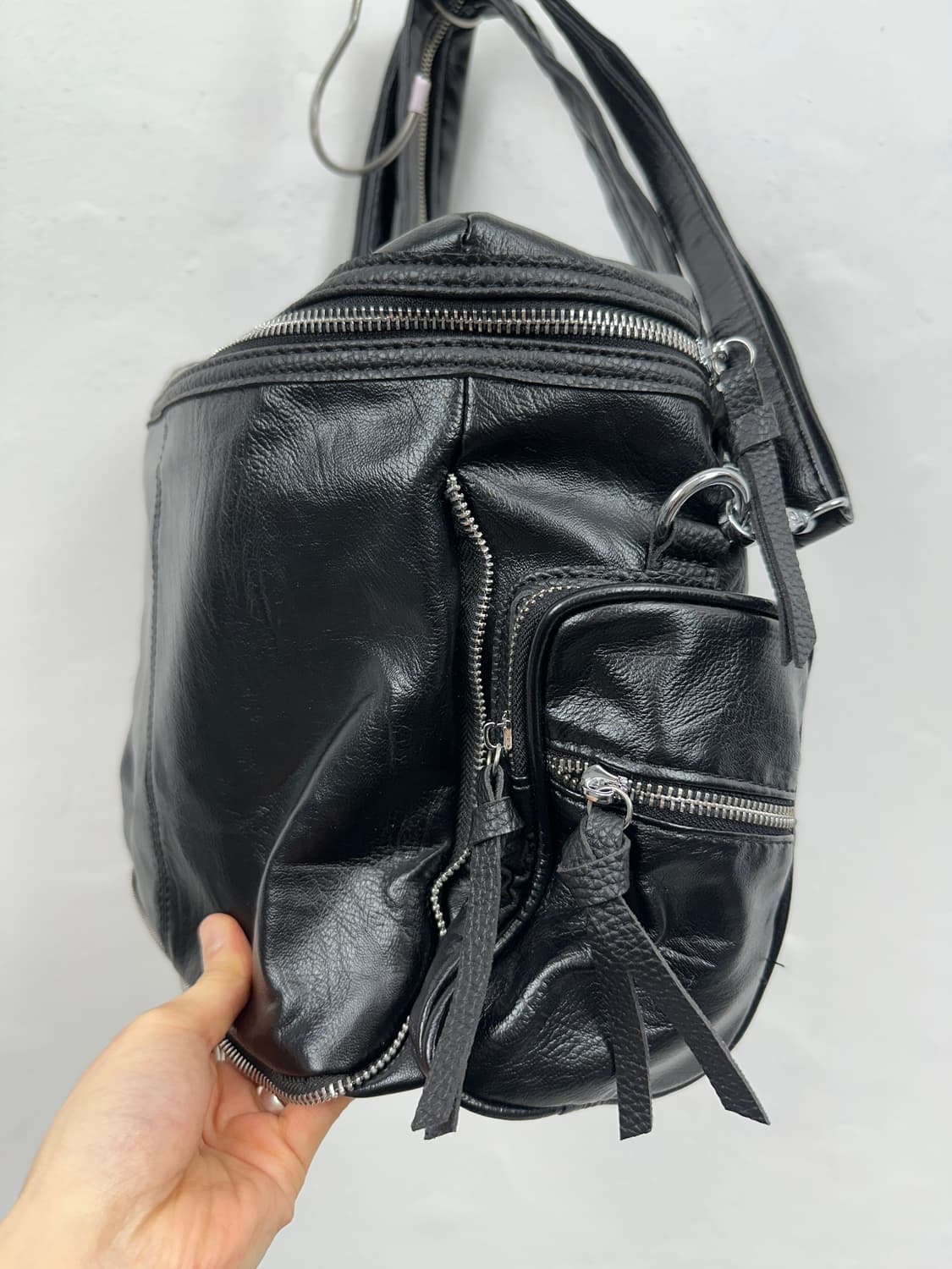 Zip Detail Faux Leather Multi-Pocket Sho 상품이미지6