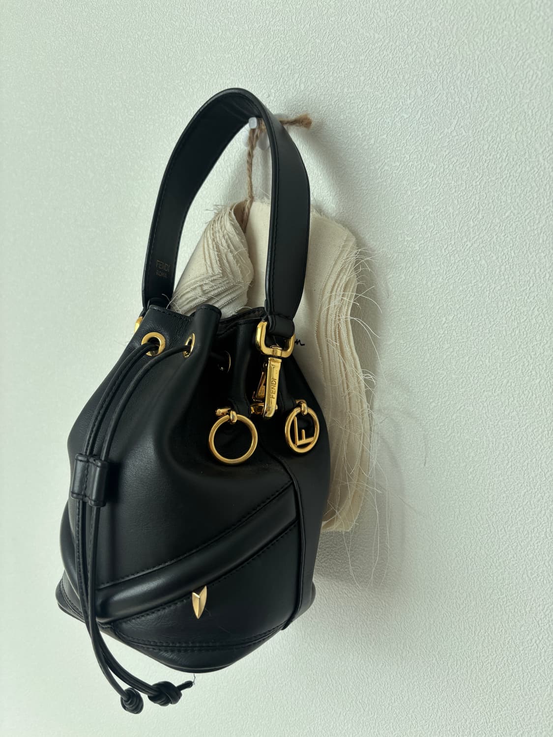 펜디 몬트레조 미니 버킷백 상품이미지6