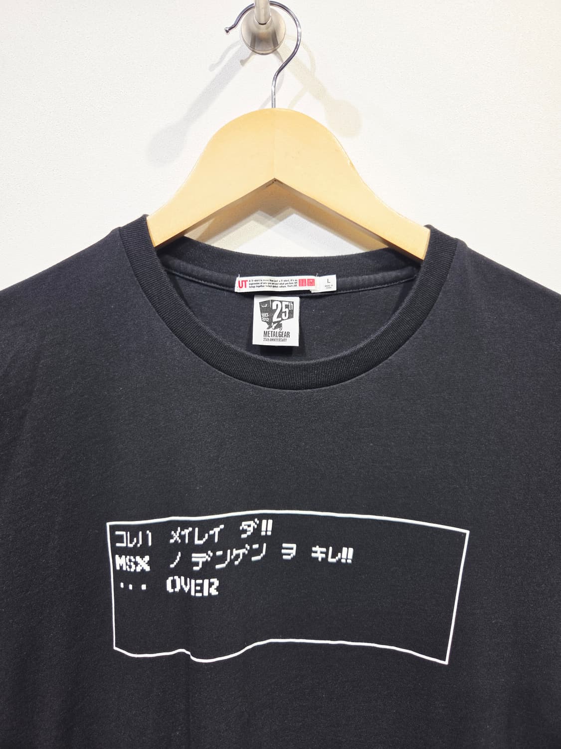 유니클로 UT 메탈기어솔리드 25주년 반팔 티셔츠 블랙 상품이미지3