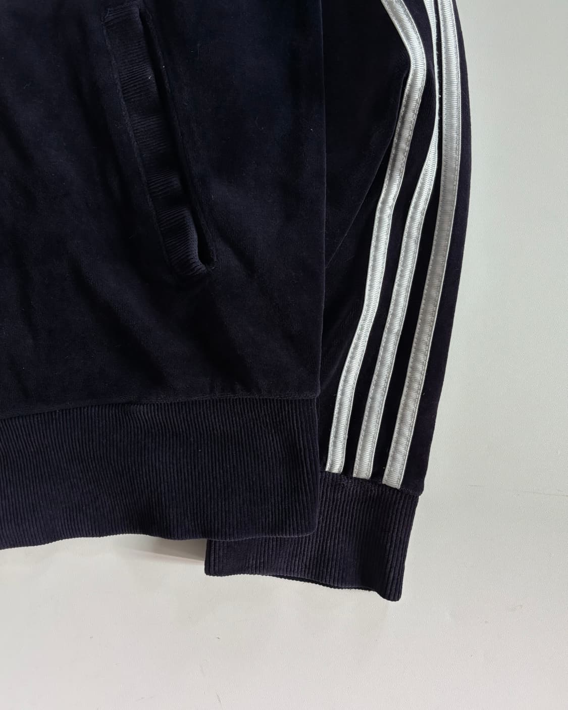 Adidas 아디다스 네이비컬러 벨벳 져지 상품이미지8