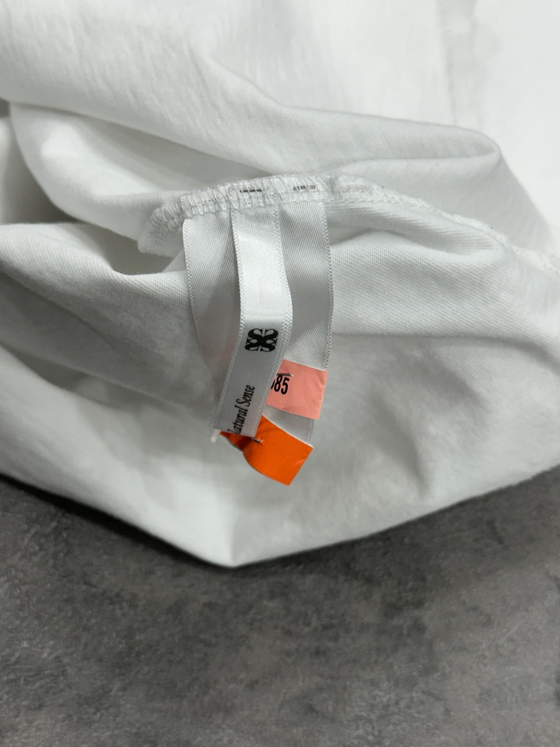 SATUR 세터 반팔티 상품이미지4