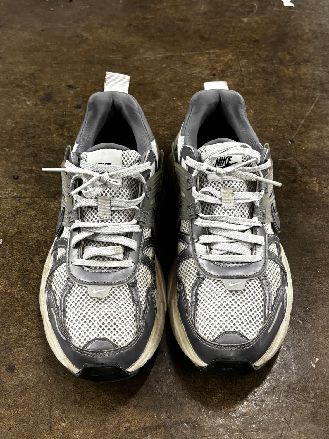 나이키 V2K 런 울프 그레이 운동화 280 상품이미지2