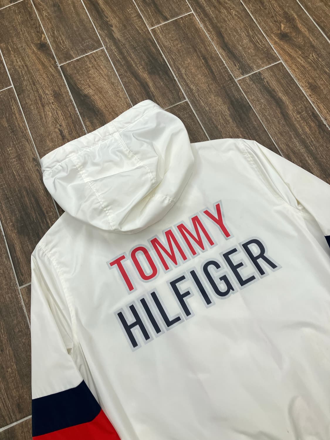 타미힐피거 올드스쿨 빅로고 바람막이 상품이미지2