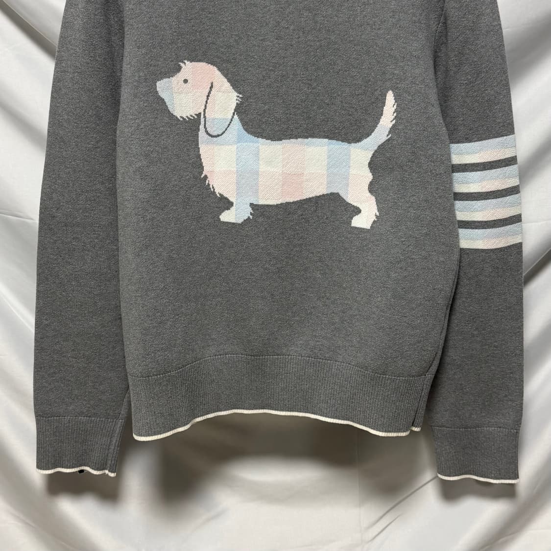 [S+급/4] 톰브라운 사선완장 헥터 니트 그레이 백화점판 상품이미지3