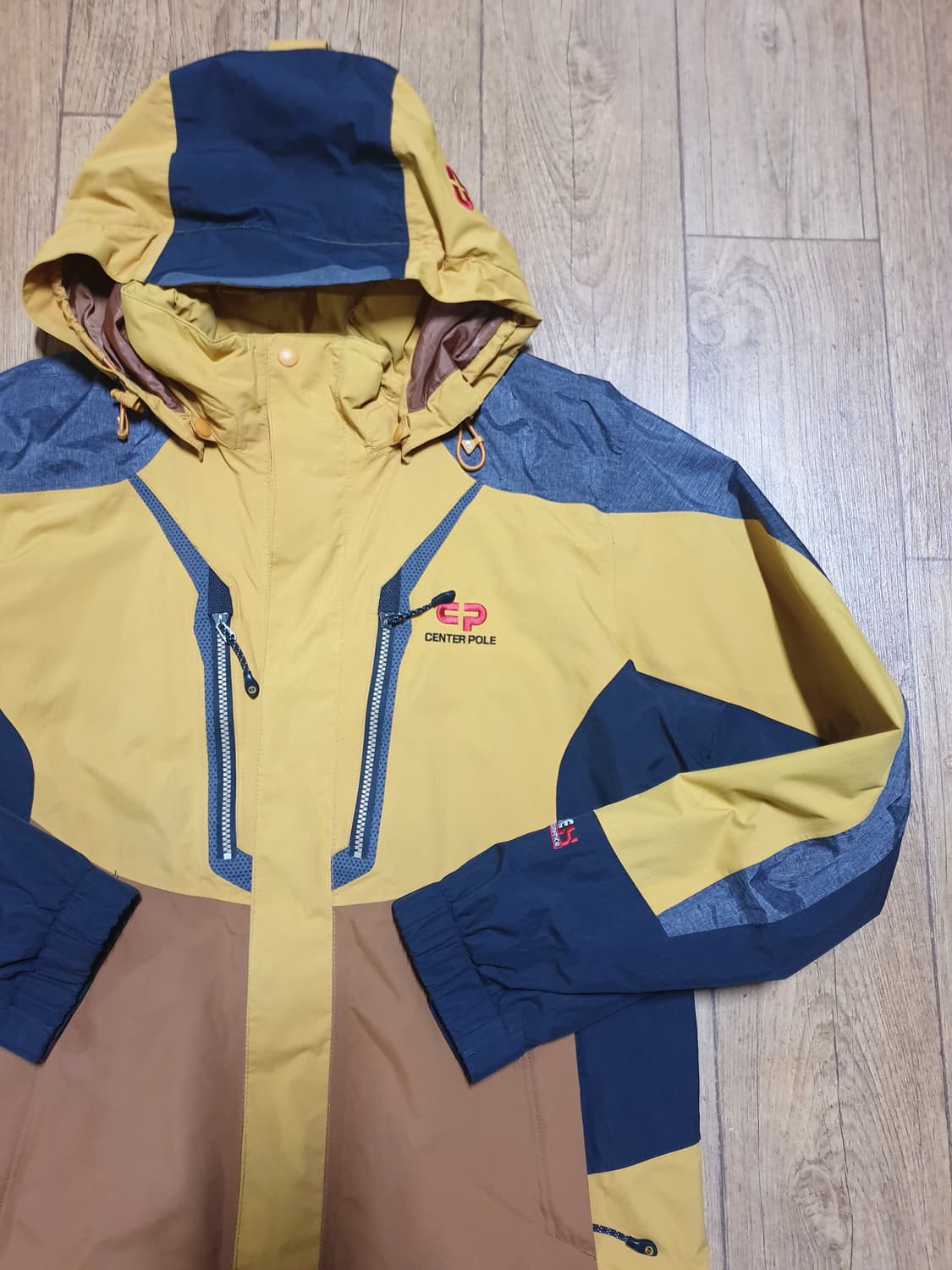 1094 센터폴 아웃도어 바람막이 100 사이즈입니다 상품이미지3