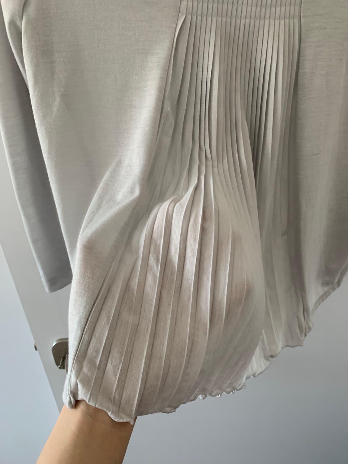 그레이 핀턱 슬리브 상품이미지3