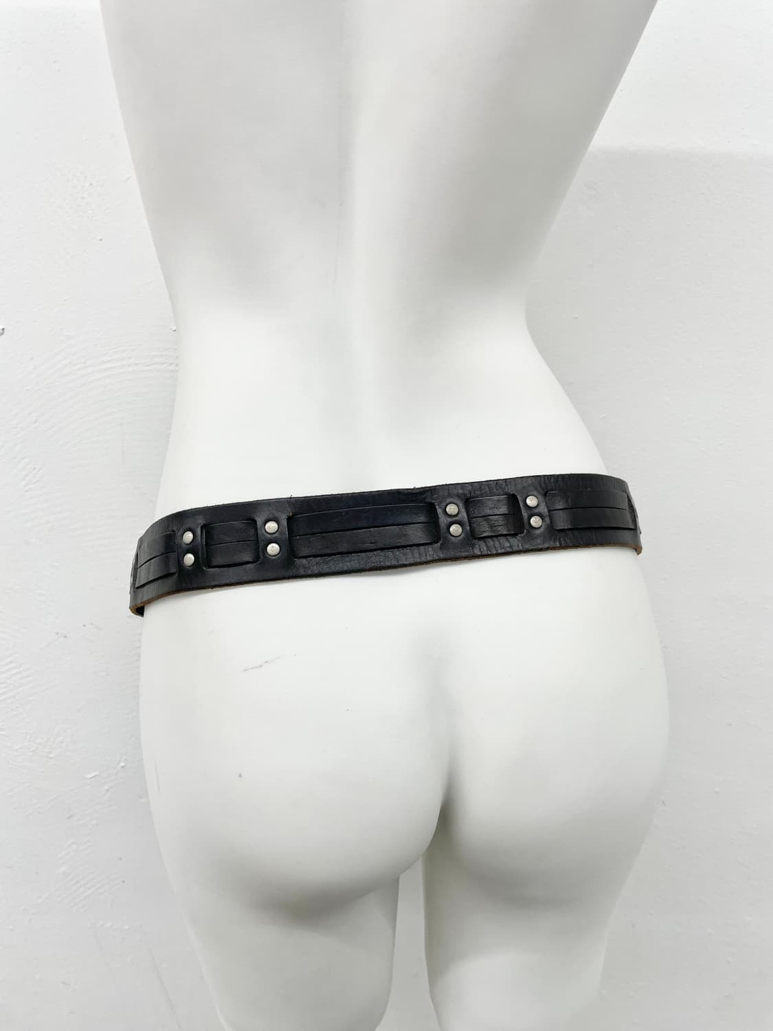 리얼레더 스터드 펀칭 버클 벨트 상품이미지4
