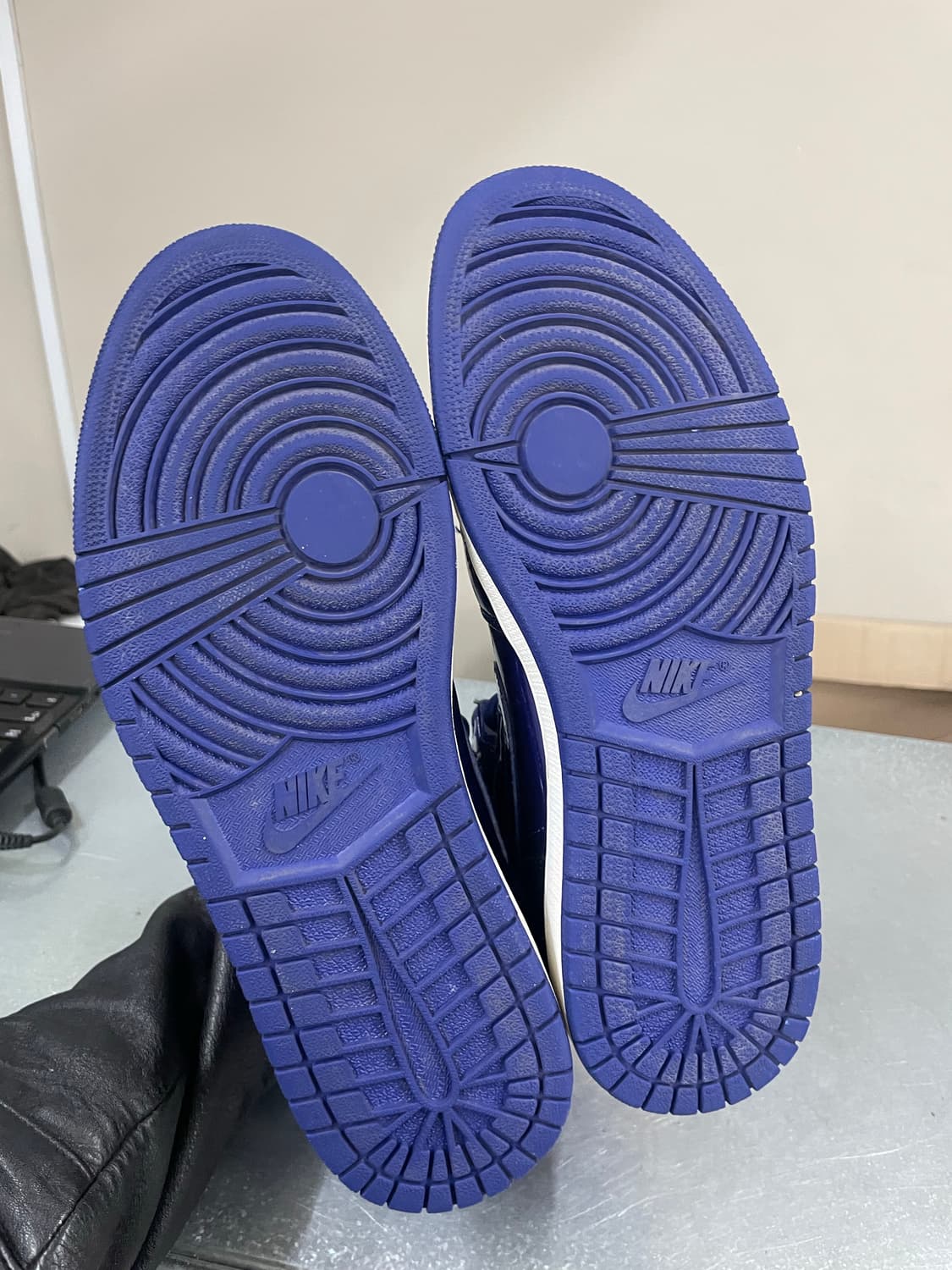 나이키 에어 조던 1 레트로 하이 딥 로얄 290 상품이미지6