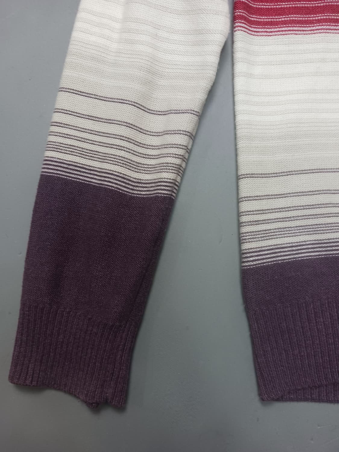 [L] 페리엘리스 그라데이션 브이넥 니트 상품이미지4