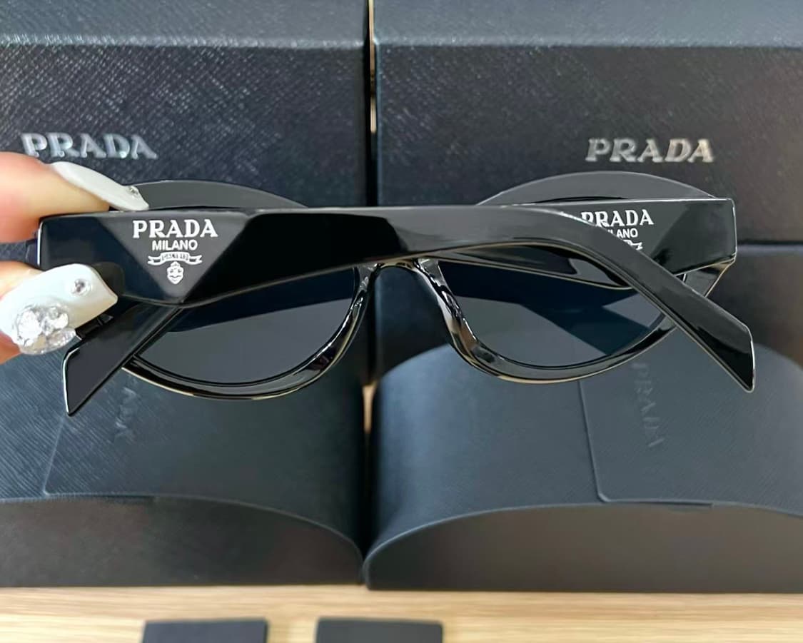 프라다 심볼 선글라스 슬레이트 그레이 렌즈 얼터너티브 핏 상품이미지2