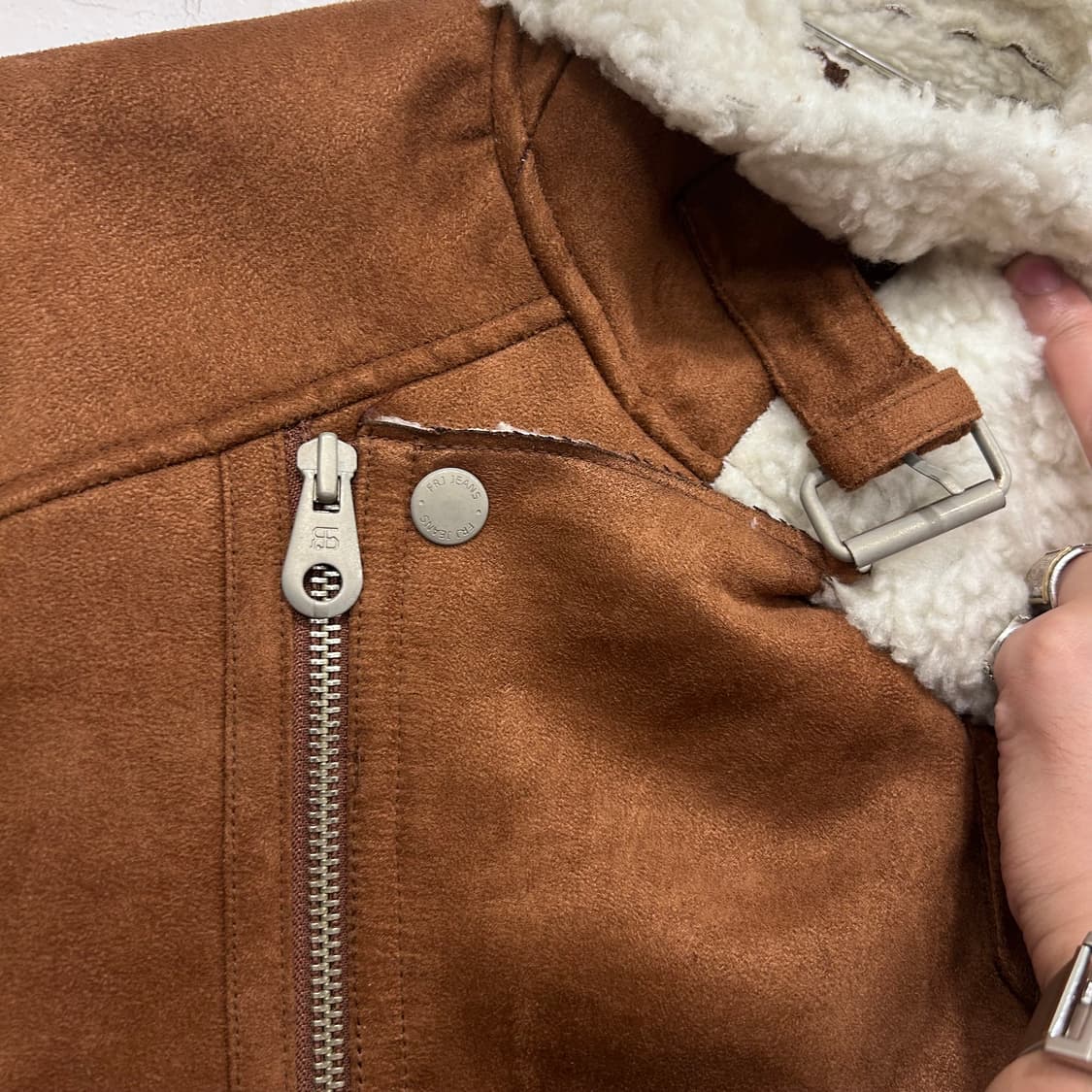 FRJ JEANS 양털 스웨이드 하이넥 사선 무스탕 상품이미지3