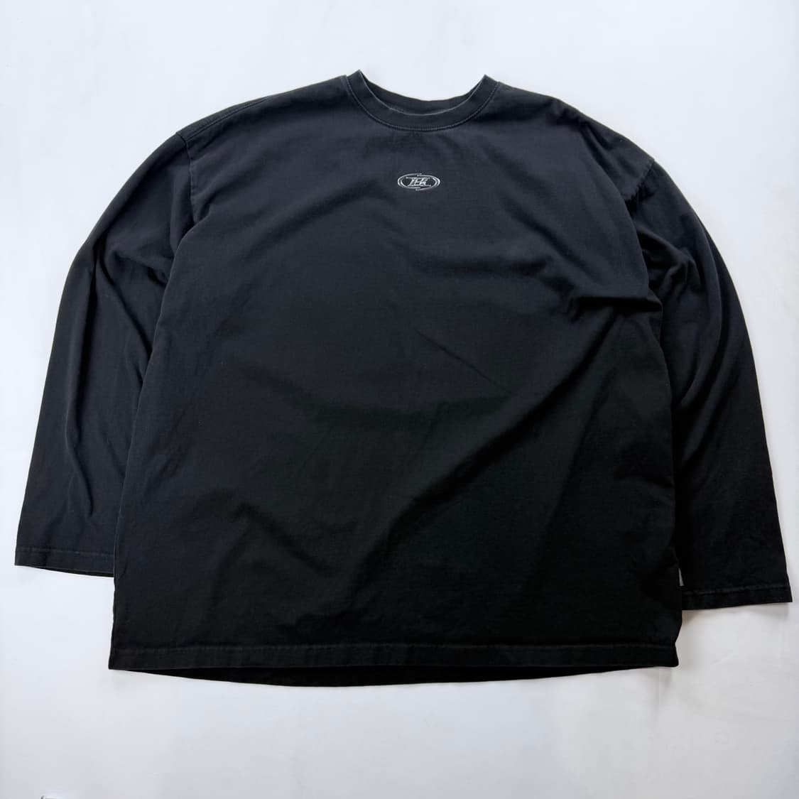 본투윈 실버B 오버핏 롱슬리브 블랙 상품이미지1