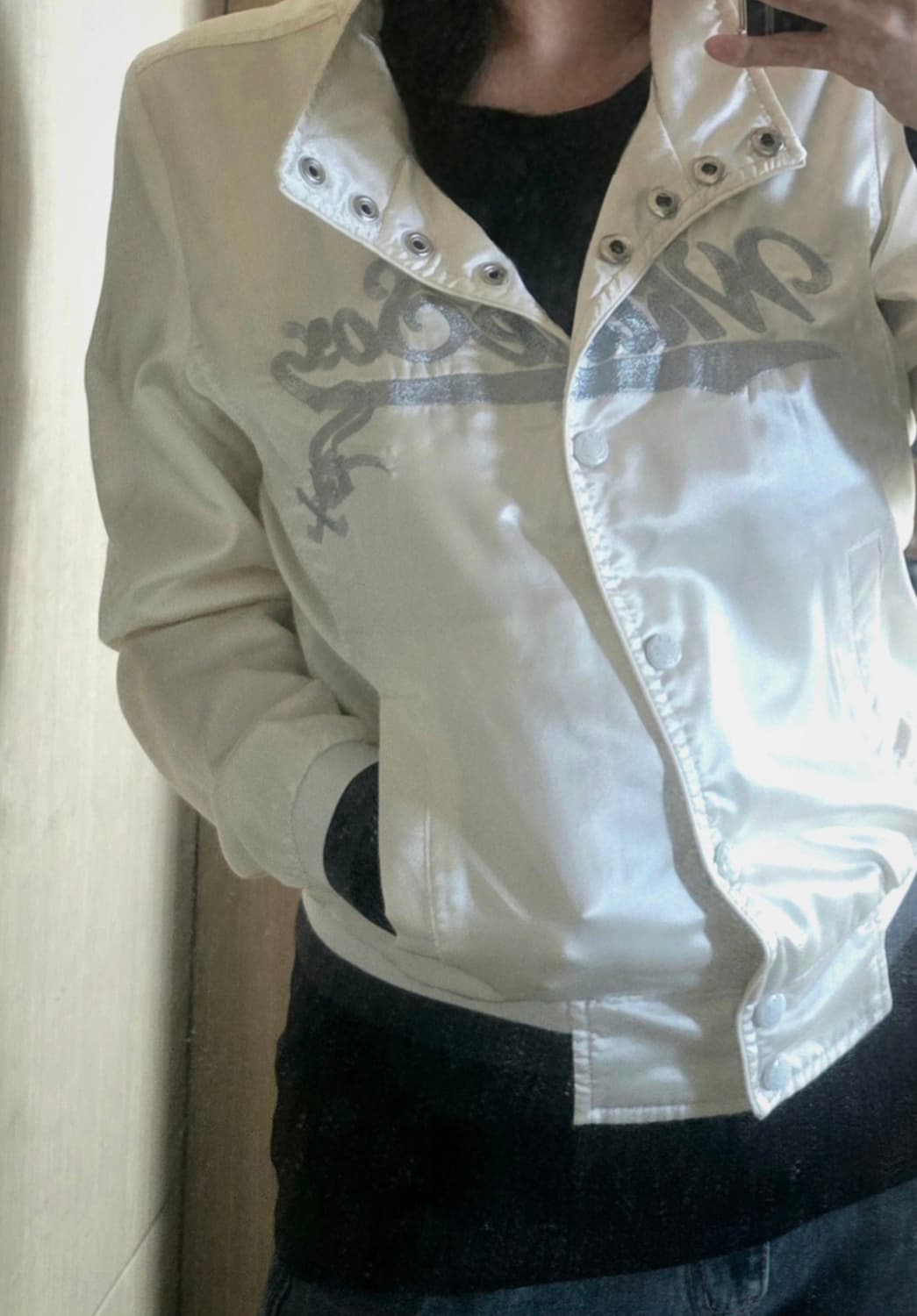 MLB 크롭 y2k 유광 바시티 자켓 상품이미지3