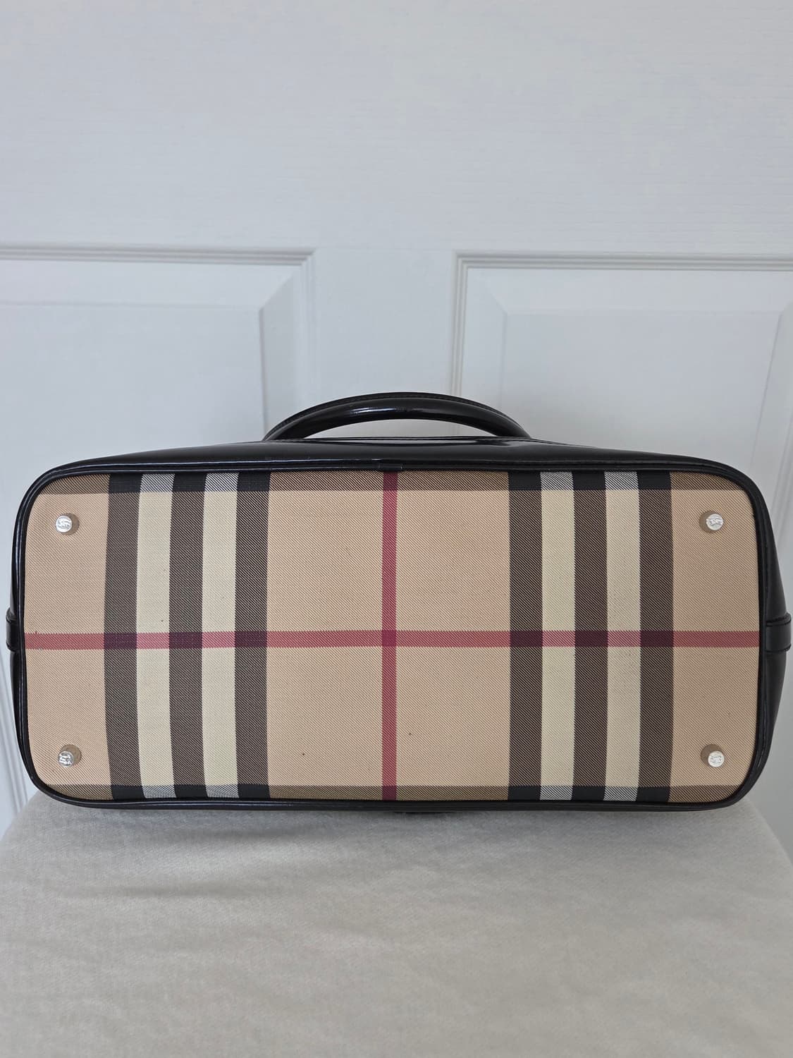 버버리 노바 체크 PVC/레더 토트백 상품이미지3