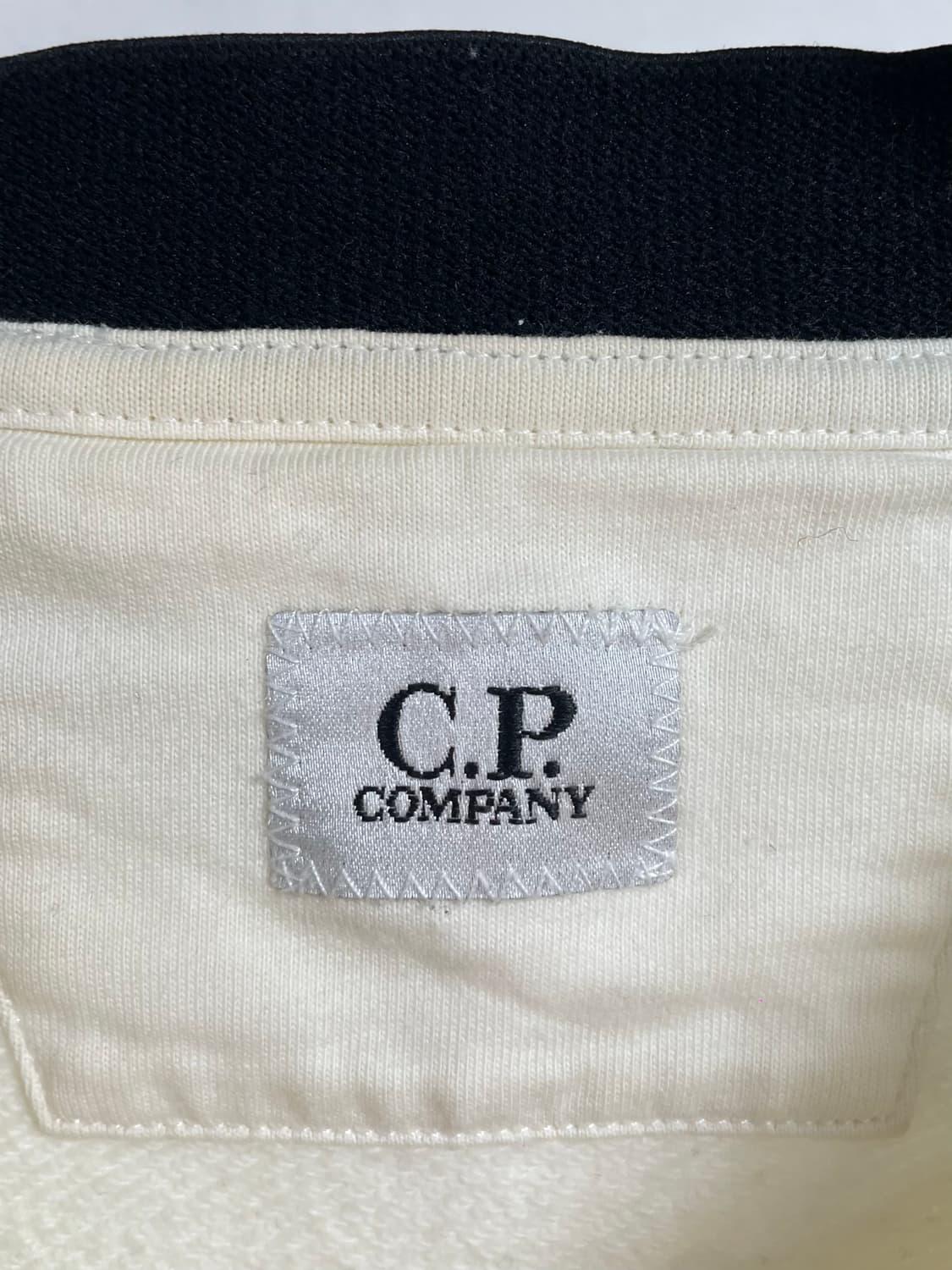 CP컴퍼니 렌즈 라운드 맨투맨 (on.137) 상품이미지6