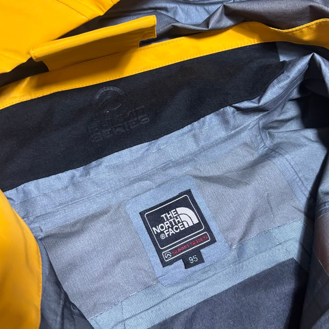 🫶🏻 노스페이스 옐로우 배색 고어텍스 바람막이🫶🏻 상품이미지4