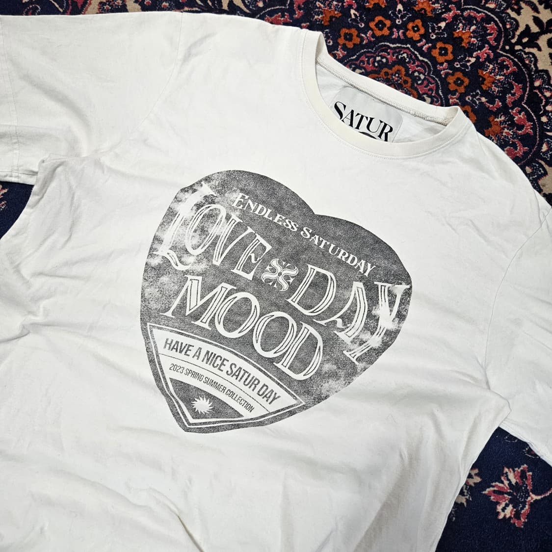 세터(SATUR) 23ss 레트로 무드 그래픽 반팔 티셔츠 L size 상품이미지2