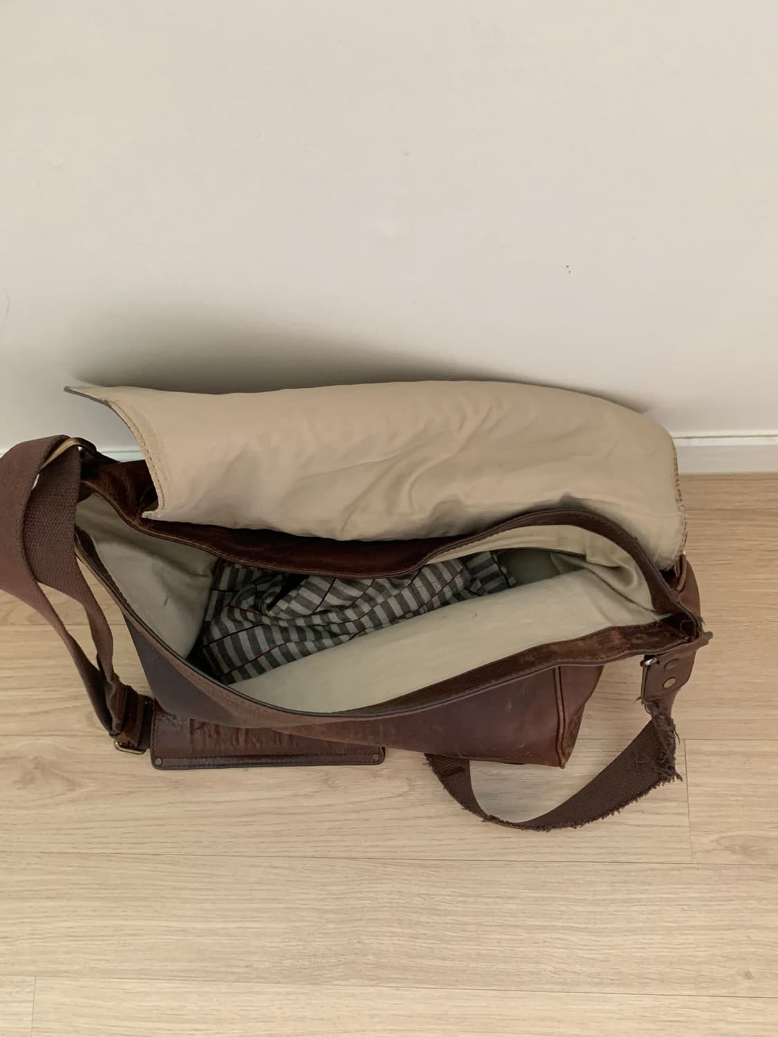 leather big messenger bag 상품이미지1