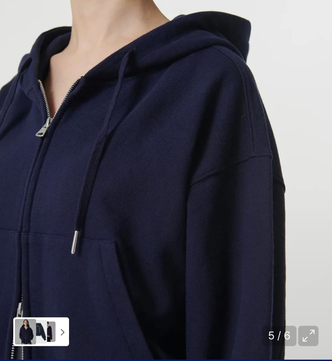 무신사 스탠다드 우먼 볼륨 크롭 후드집업 네이비 M 상품이미지4