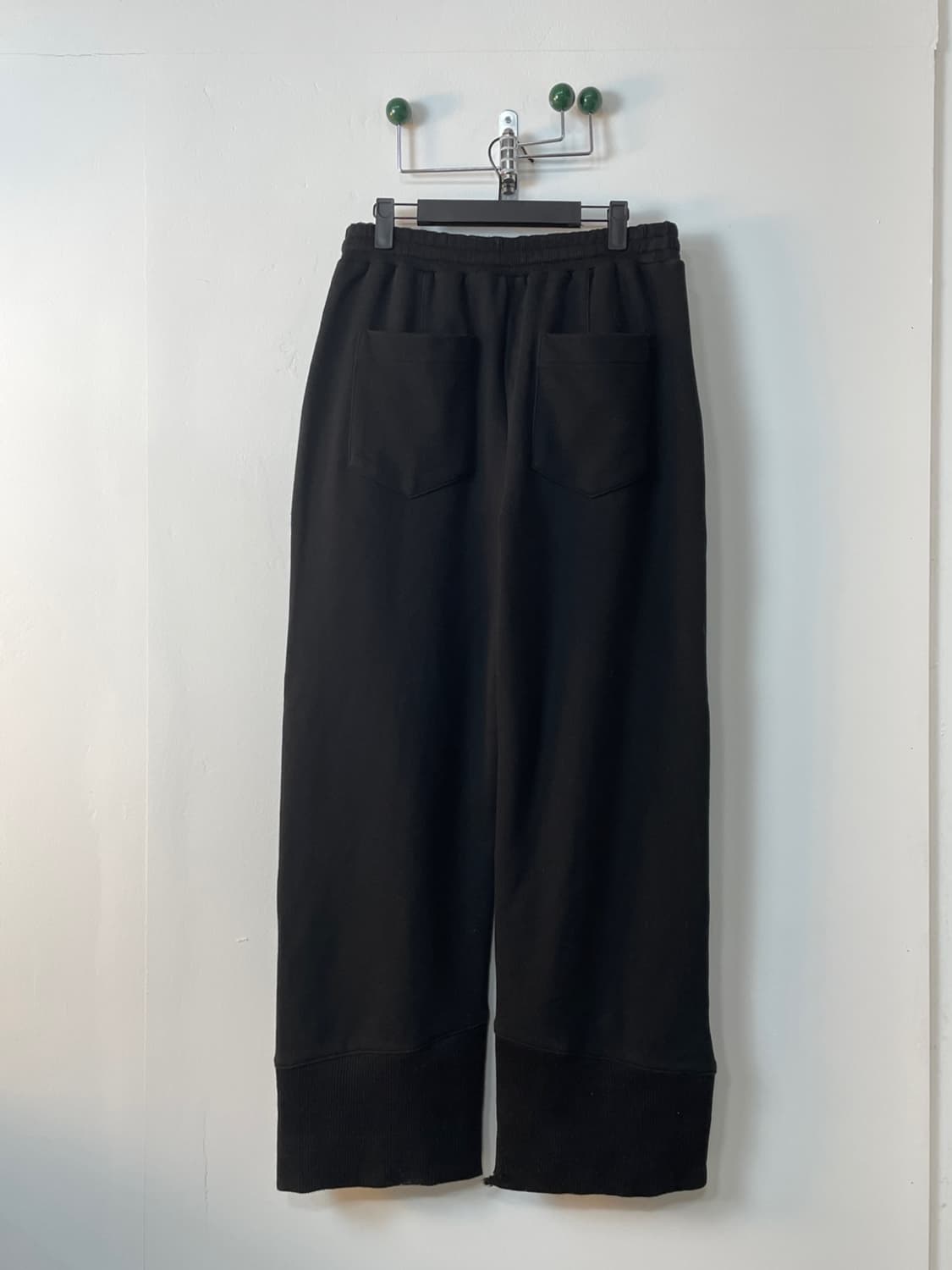 마뗑킴 턴 업 디테일 스웻팬츠  상품이미지2