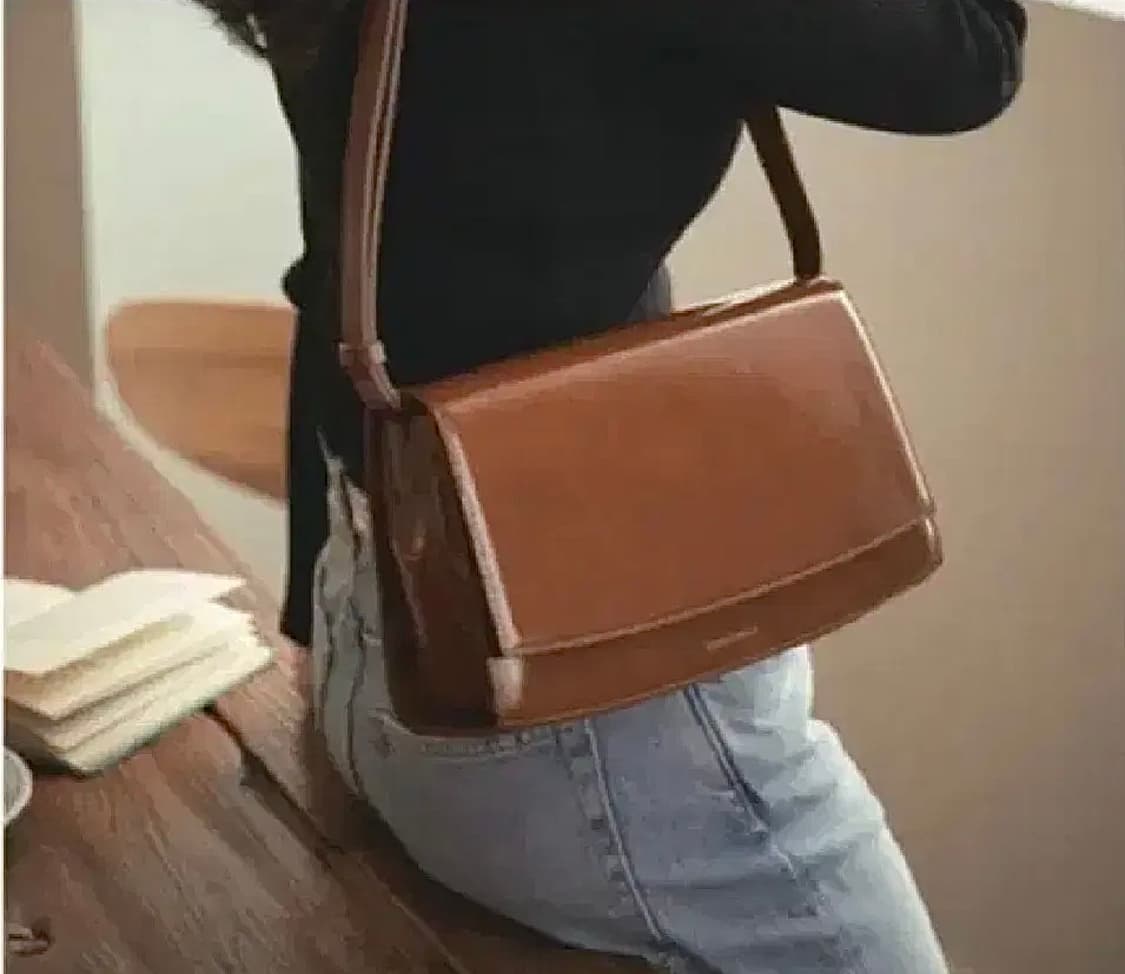 밀리유미유 브라운 에나멜 숄더백 디자이너브랜드 상품이미지1