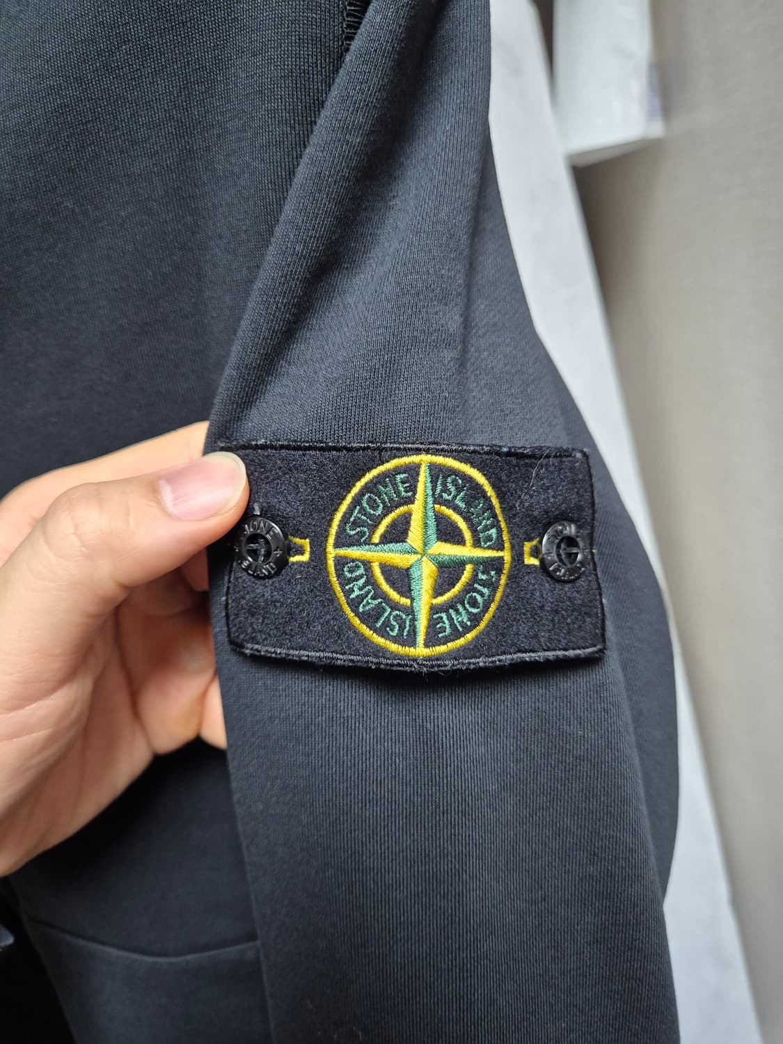 한글택 23SS 스톤아일랜드 집업 블랙 95-M 상품이미지7