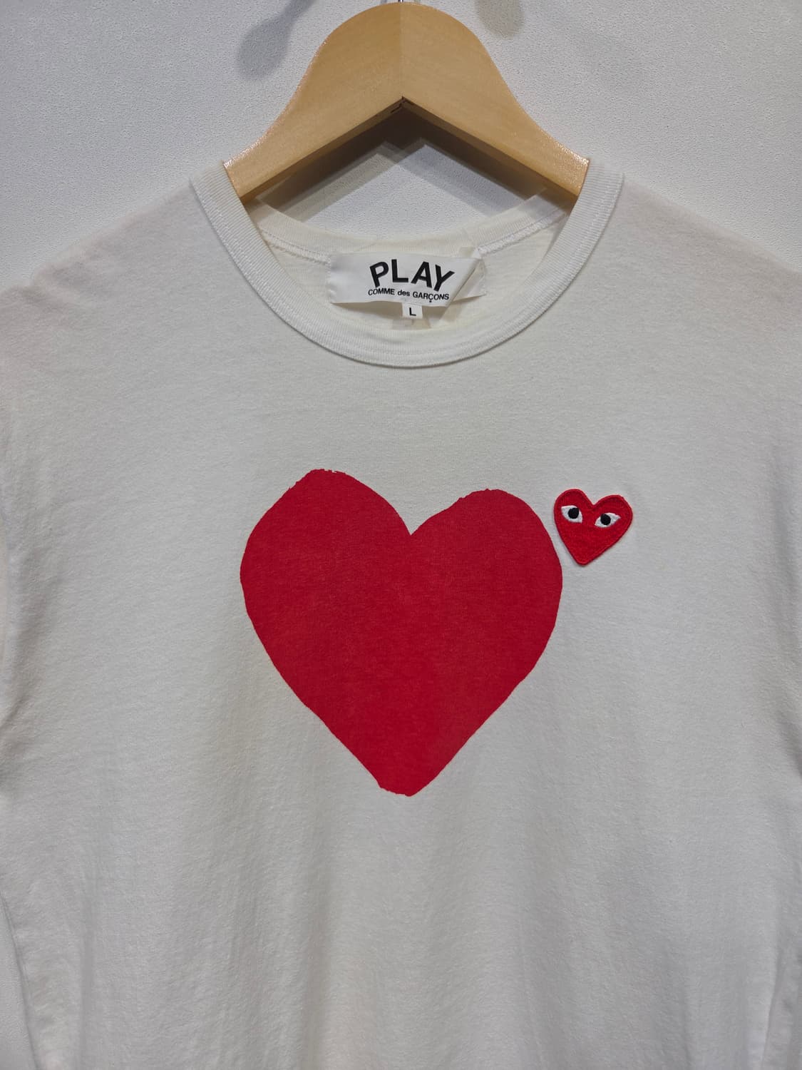 COMME des GARCONS PLAY 빅하트 & 와펜 반팔 티셔츠 상품이미지3